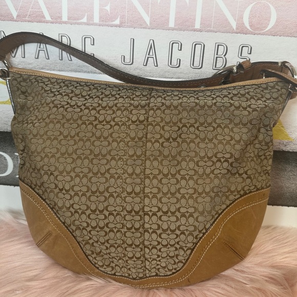 Coach 100% Authentic CC logo shoulder bag. Hobo - Picture 13 of 16